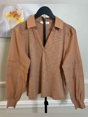 Greige Women’s Split-Neck Long Sleeve Blouse! Size Small.